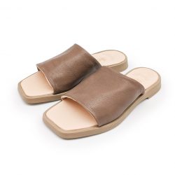 Pantolette aus weichem Bioleder